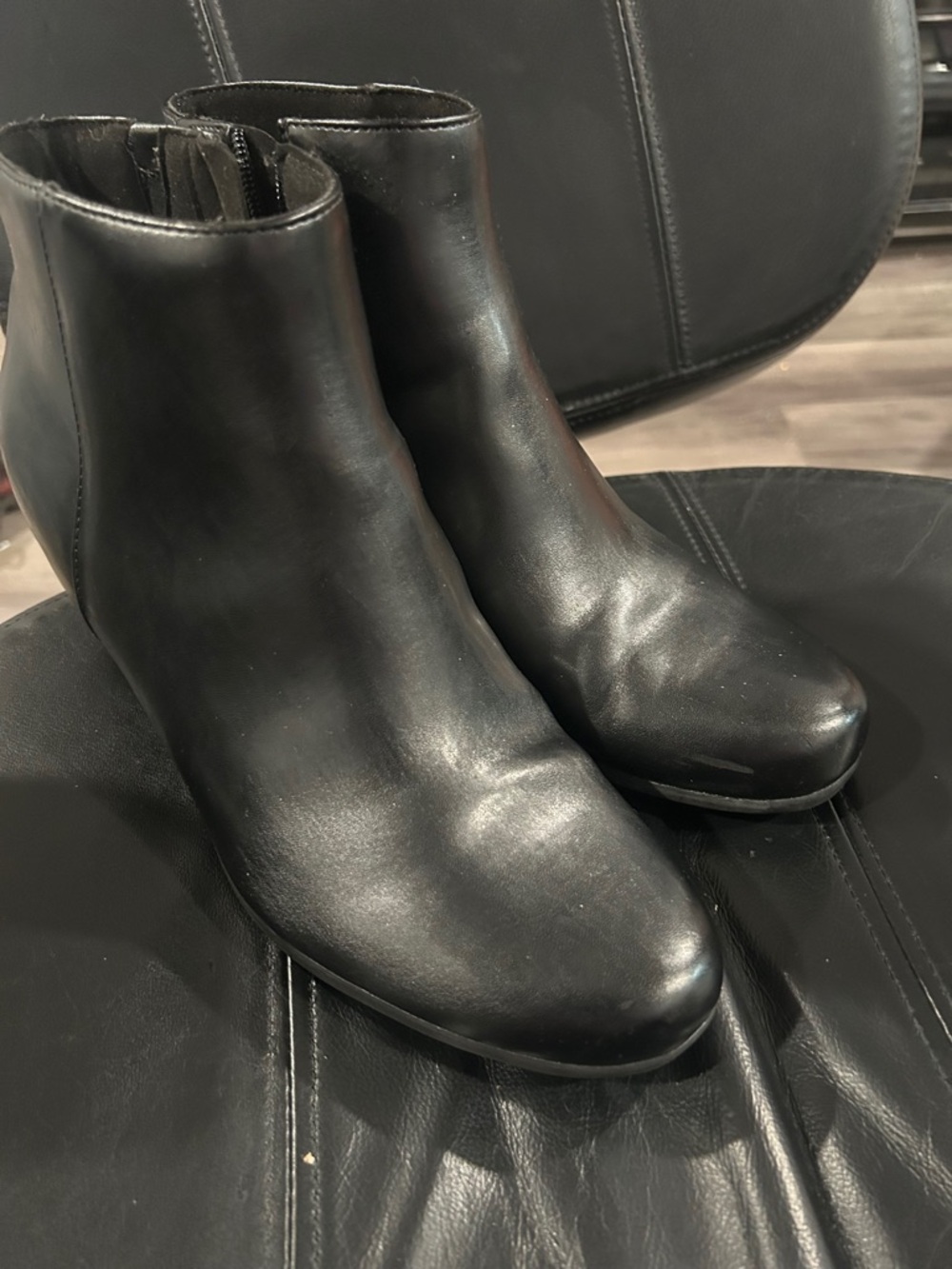 Easy spirit faux leather ankle boots size 11